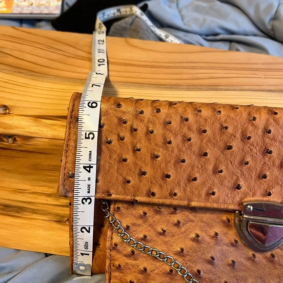 Brown/tan clutch with chain strap - Picture 5 of 6